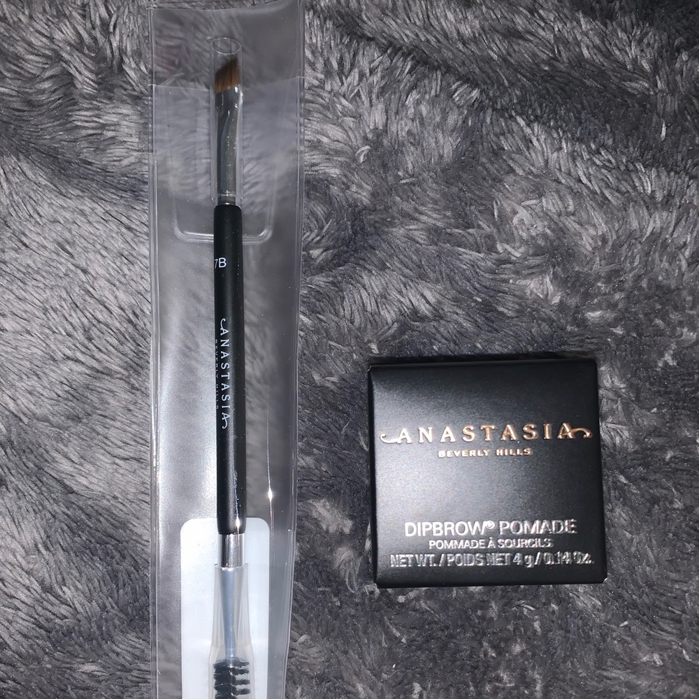 BNIB ABH dipbrow pomade + brow brush
